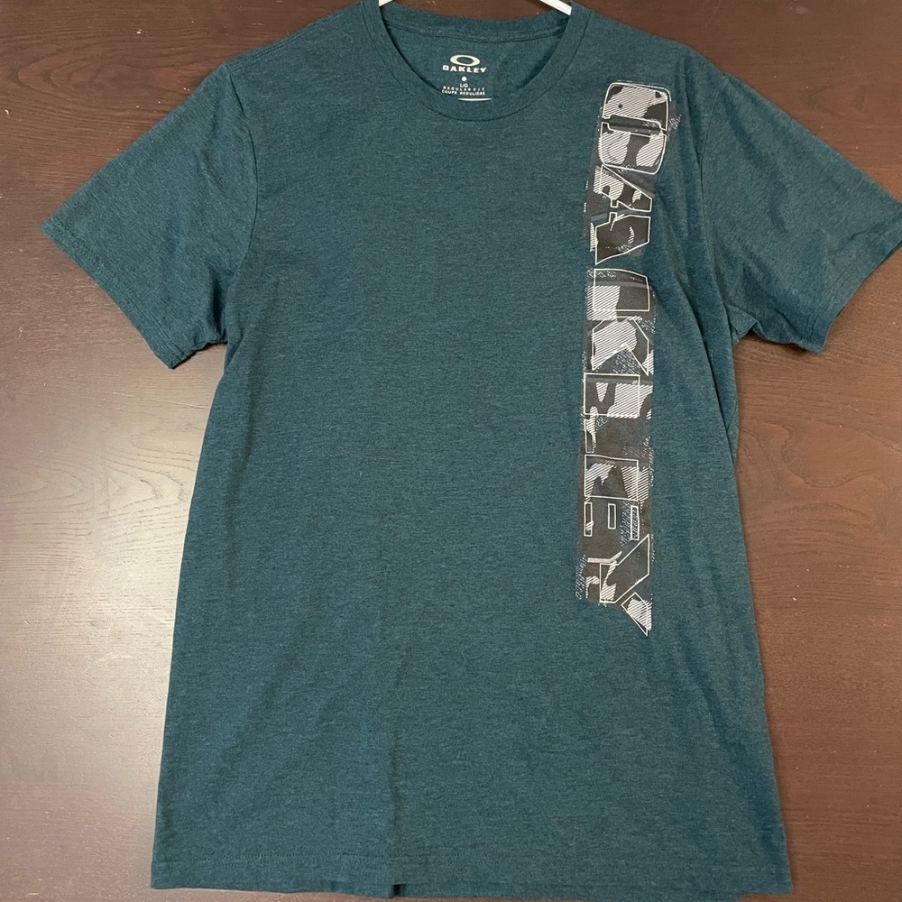 Oakley Blue Camo Short Sleeve Shirt (Large)